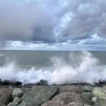 Valilikler peş peşe duyurdu: Karadeniz'deki 4 ilde yarın denize girilmesine izin verilmeyecek