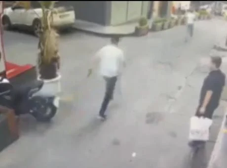 Şişli’de yankesicilik yaparken suçüstü yakalandılar! 14 yaşındaki şüphelinin 470 suç kaydı çıktı