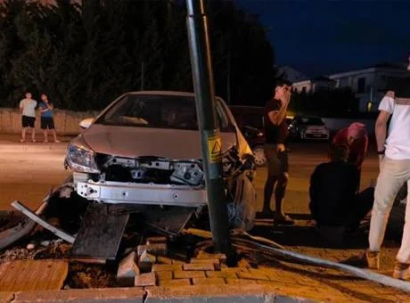 Bursa’da kazadaki yaralıya doktor baba müdahale etti